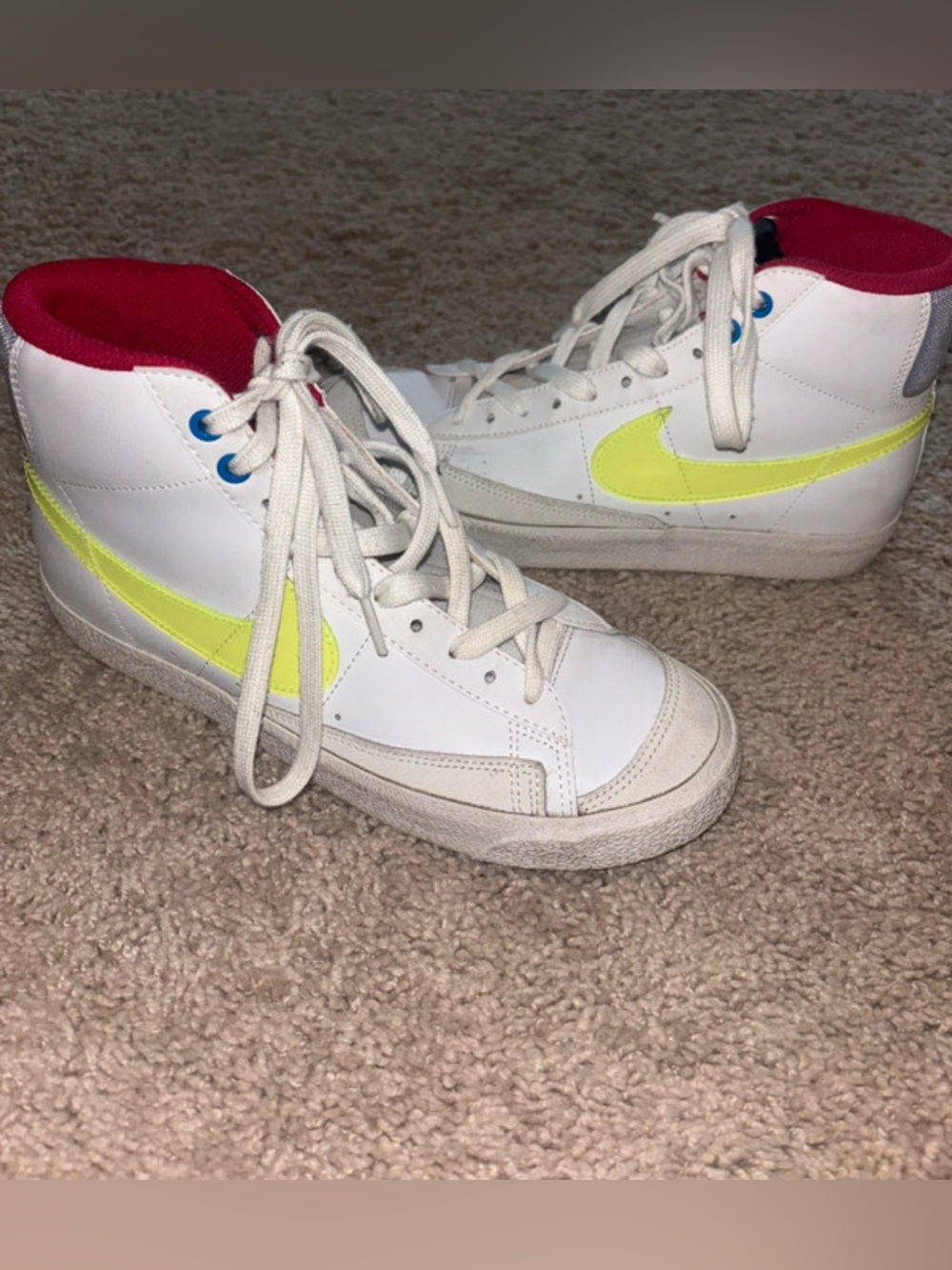 Nike Blazer Mid 77 White Mystic Hibiscus Neon Yellow Red High Top Sneakers 8
